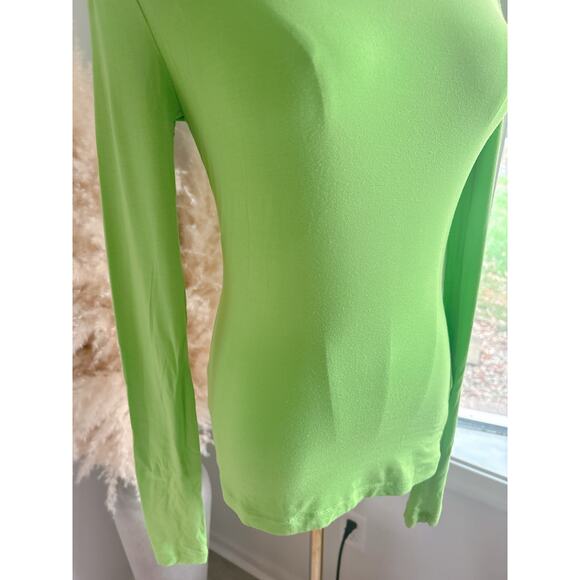 & Other Stories Neon Green Seamless Stretch Turtleneck Long Sleeve Top Womens 2 - Picture 4 of 8